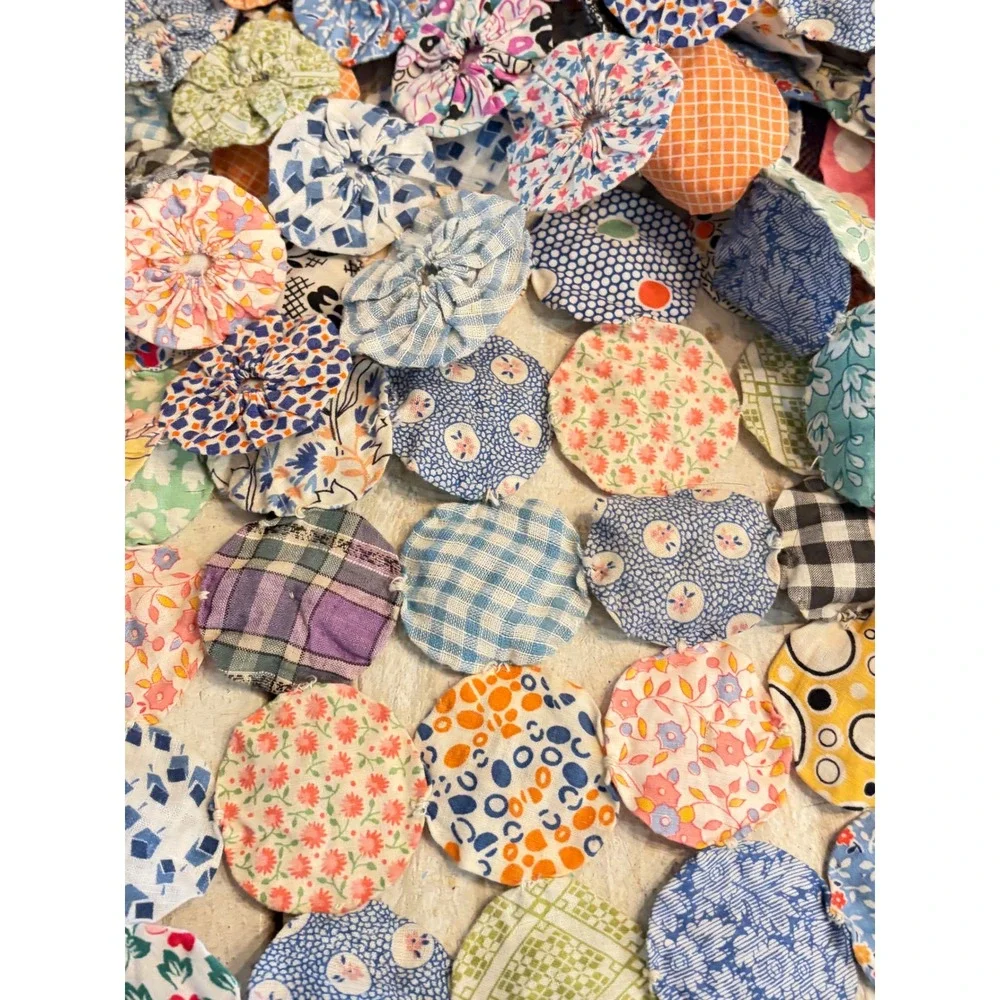 Vintage Handmade Yo-Yo Quilt 72 x 48 Feedsack Fabric Folk Art Textile 1930-1950s
